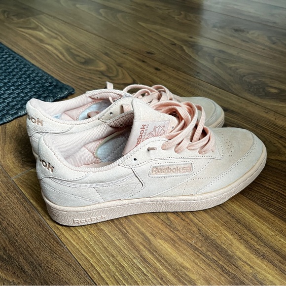 Reebok Club C *LIKE NEW* Size 7.5 mens / Size 9 womens - Picture 2 of 4